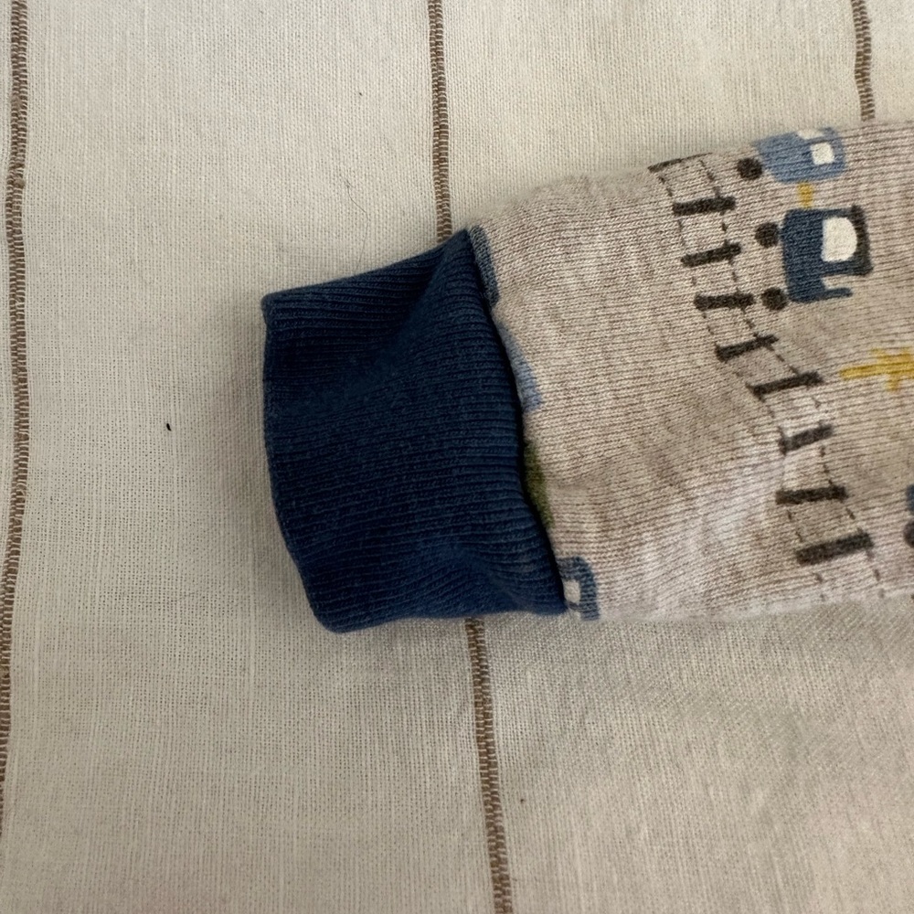 Boys Onsie. 3-6 months. - Picture 4 of 4